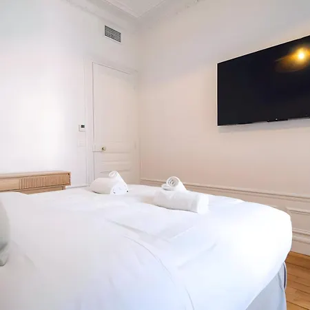 Tbs 320 - Superb With Eiffel Tower View *