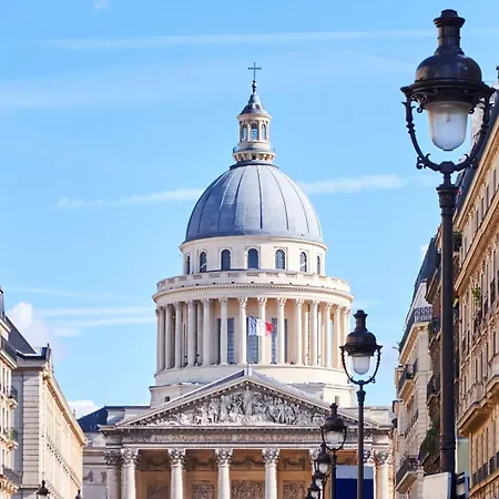 Tbs 320 - Superb With Eiffel Tower View